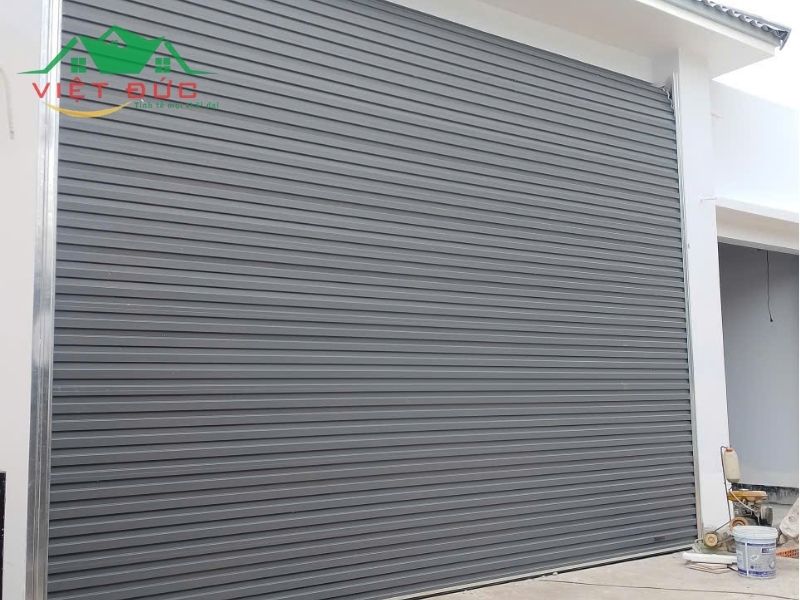 Cửa cuốn công nghệ Úc màu Xám Xingfa