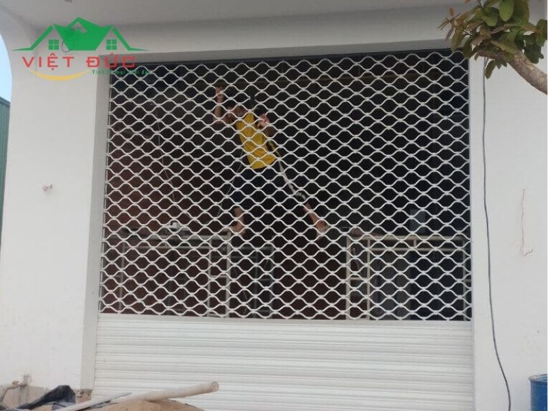 Cửa cuốn mắc võng sơn tĩnh điện